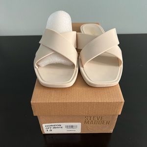 STEVE MADDEN ‘HORIZON’ WHITE SANDAL